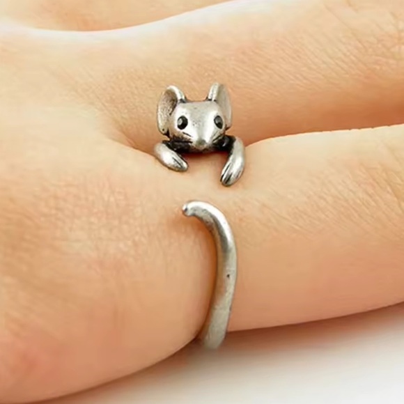 Anthropologie Jewelry - Vintage Silver Mouse Ring